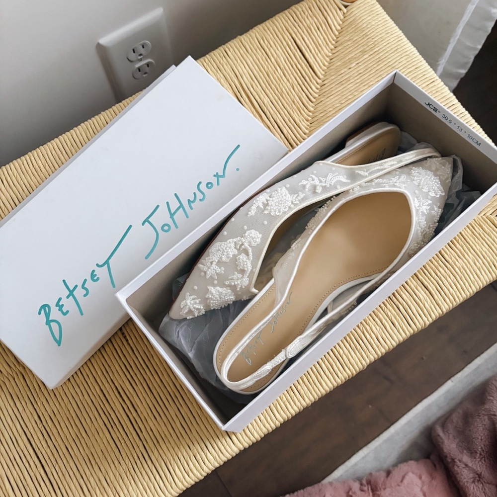 Betsey Johnson Ivory Embroidered Flats